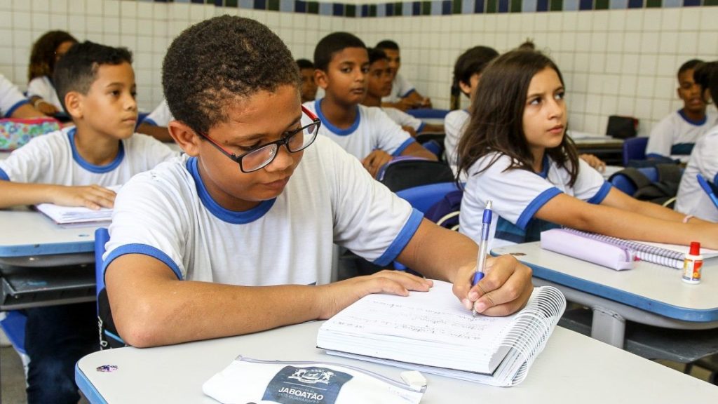 Escolas têm dificuldades para manter nota do Ideb