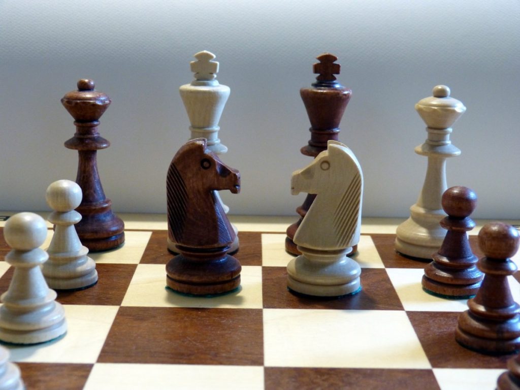 Ensinar xadrez para crianças tem muitas vantagens! Confira dicas – Grupo Lê  – Editora Lê, Abacatte, Compor e Abacateiro