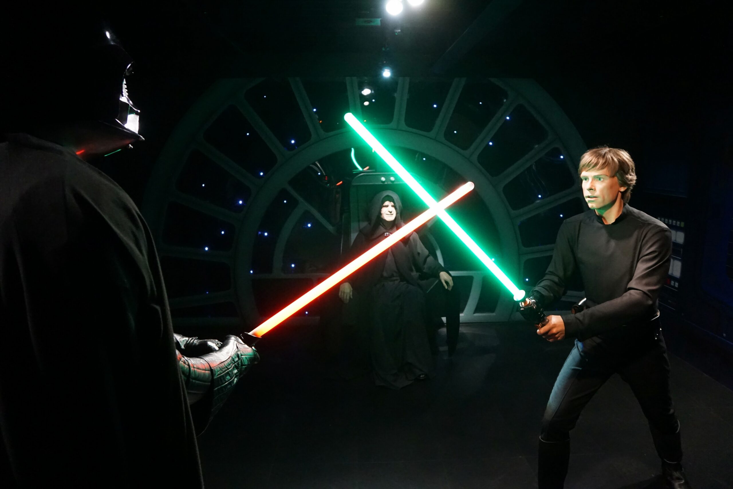 Darth Vader e Luke Skywalker no museu Madame Tussauds. Imagem ilustrativa texto plot twist.